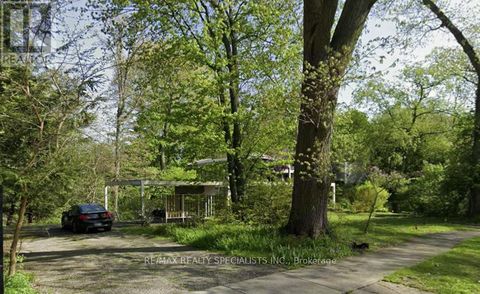 8 MAYFAIR PLACE Hamilton (Westdale) ON L8S4G1