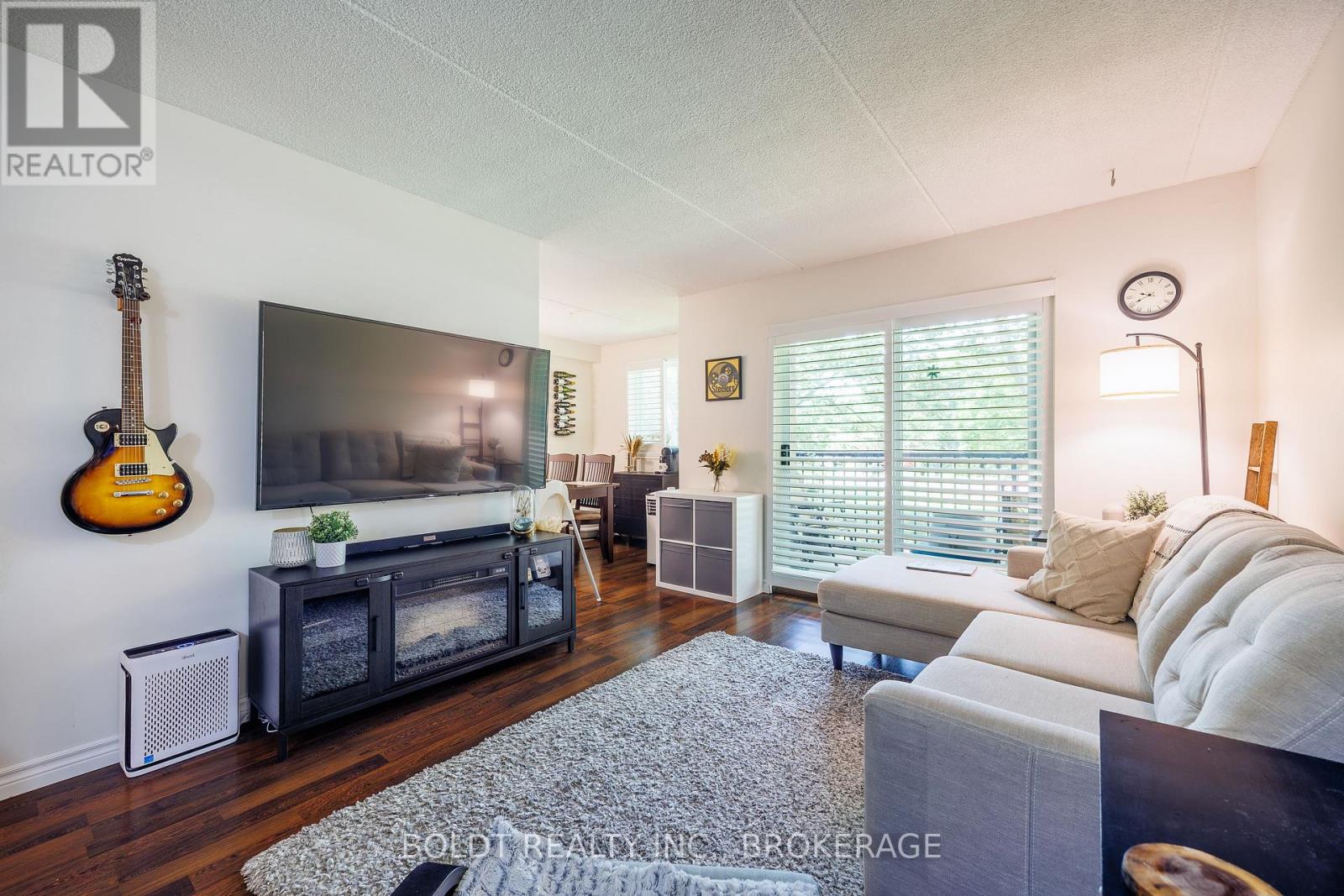 210 - 6 WESTLAKE LANE