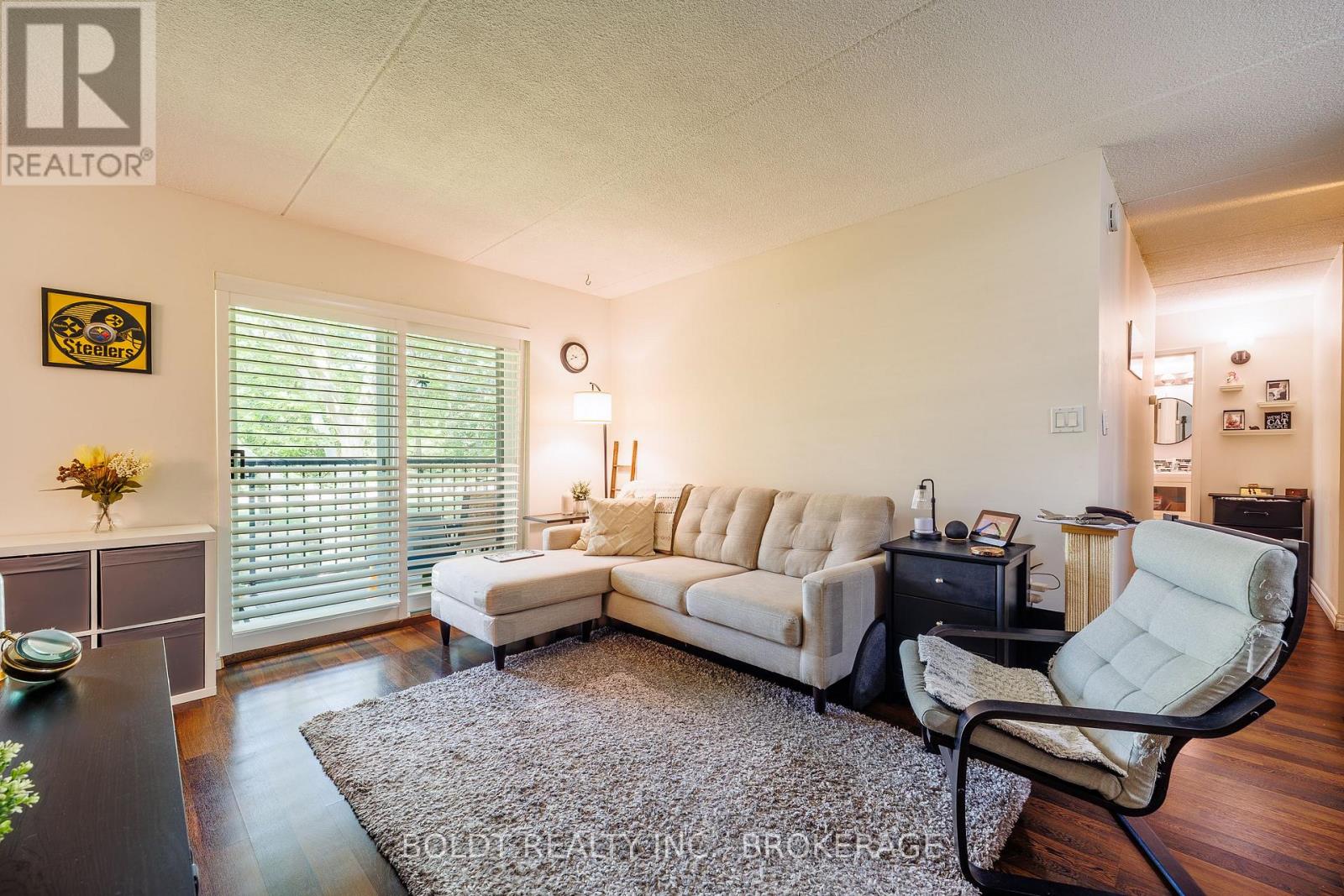 210 - 6 WESTLAKE LANE