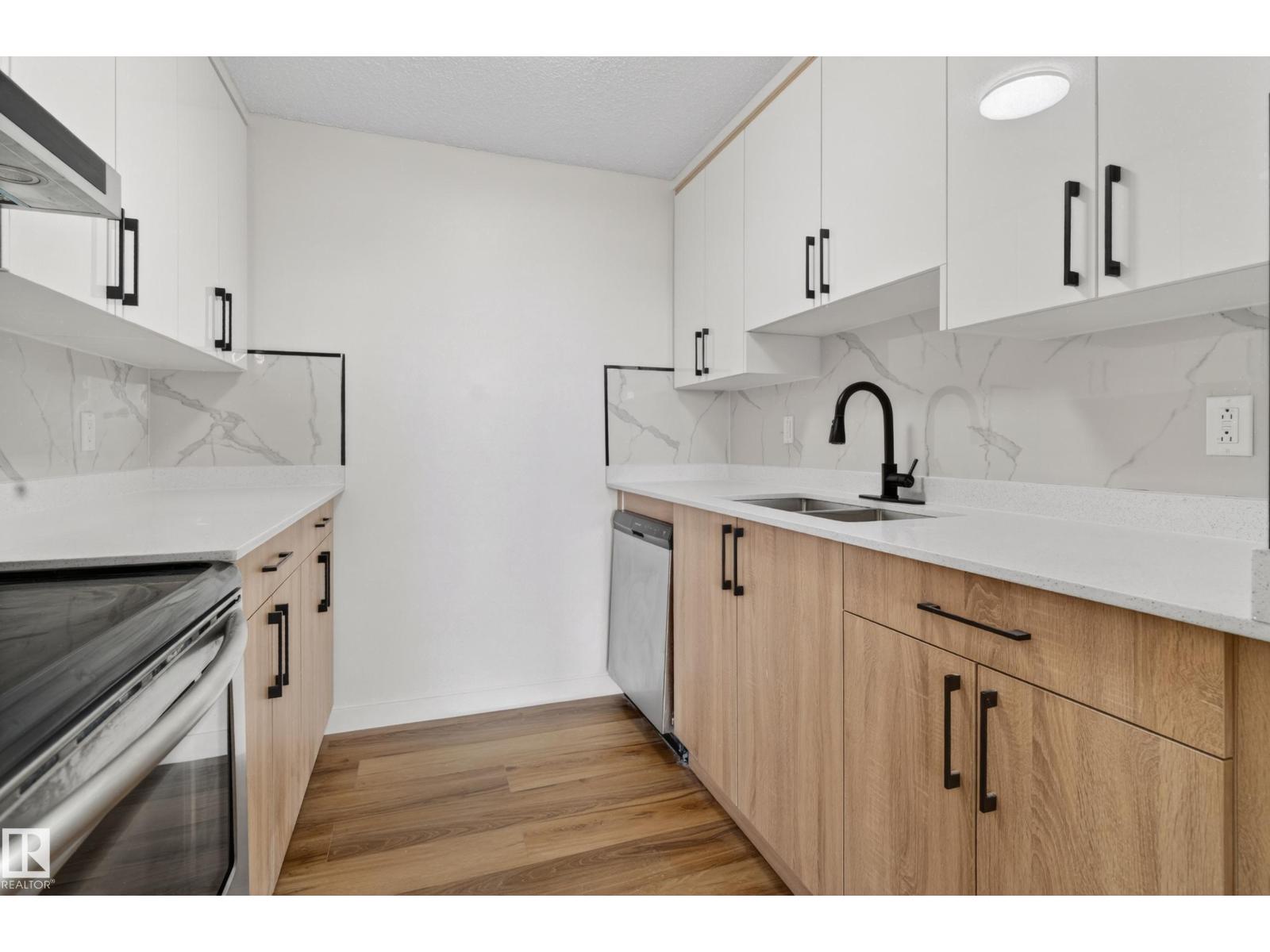 #90 8745 165 ST NW
