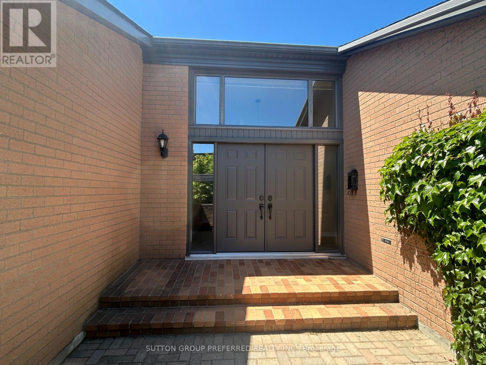 51 - 50 FIDDLERS GREEN ROAD
