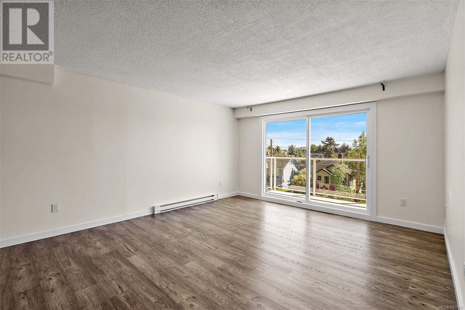 307 1124 Esquimalt Rd