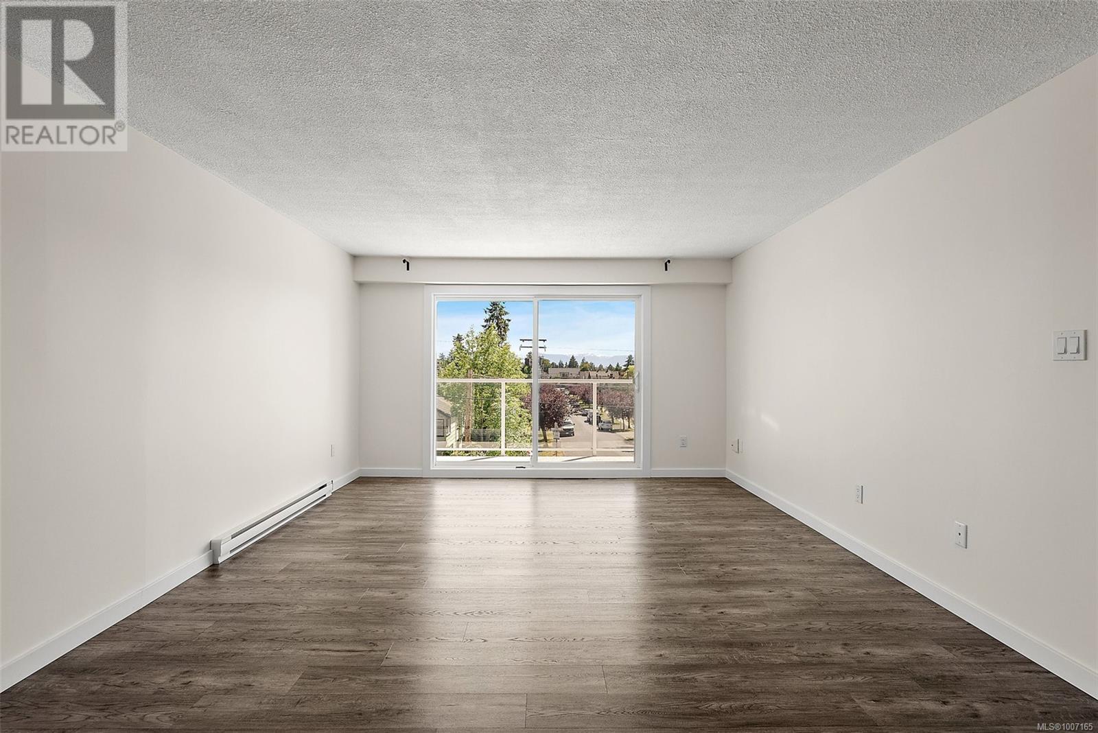 307 1124 Esquimalt Rd