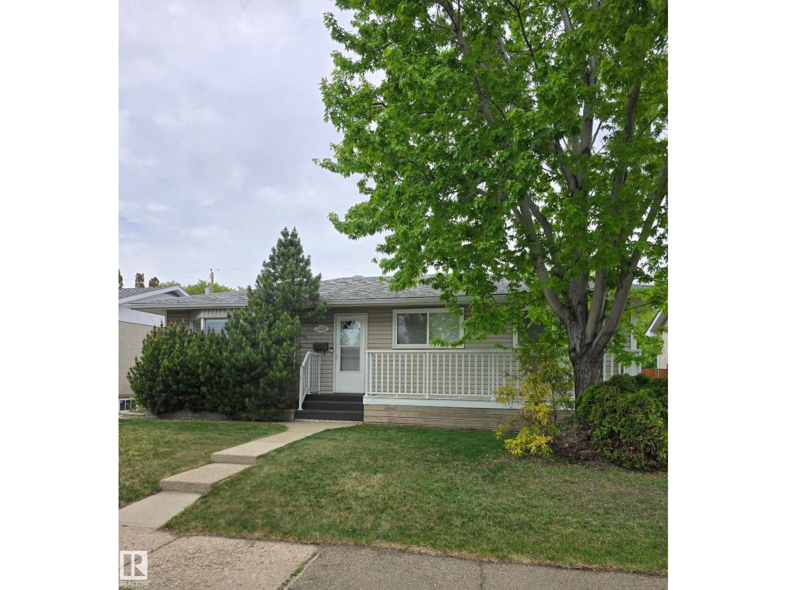 3426 120 AV NW