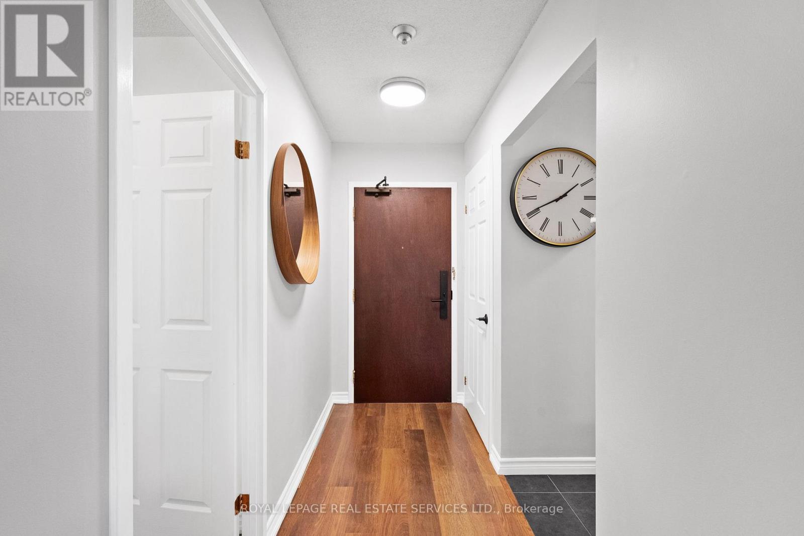 202 - 185 ROBINSON STREET