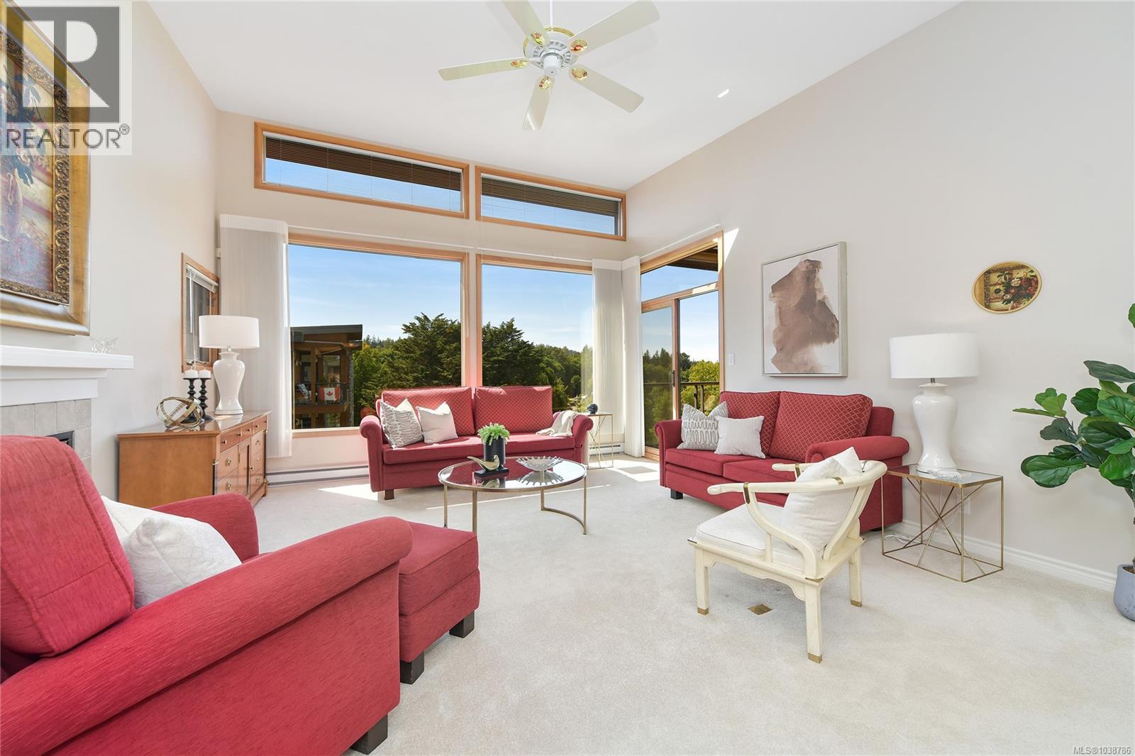 403 5327 Cordova Bay Rd