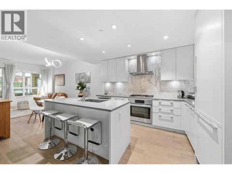 201 3220 CONNAUGHT CRESCENT North Vancouver BC V7R0A5