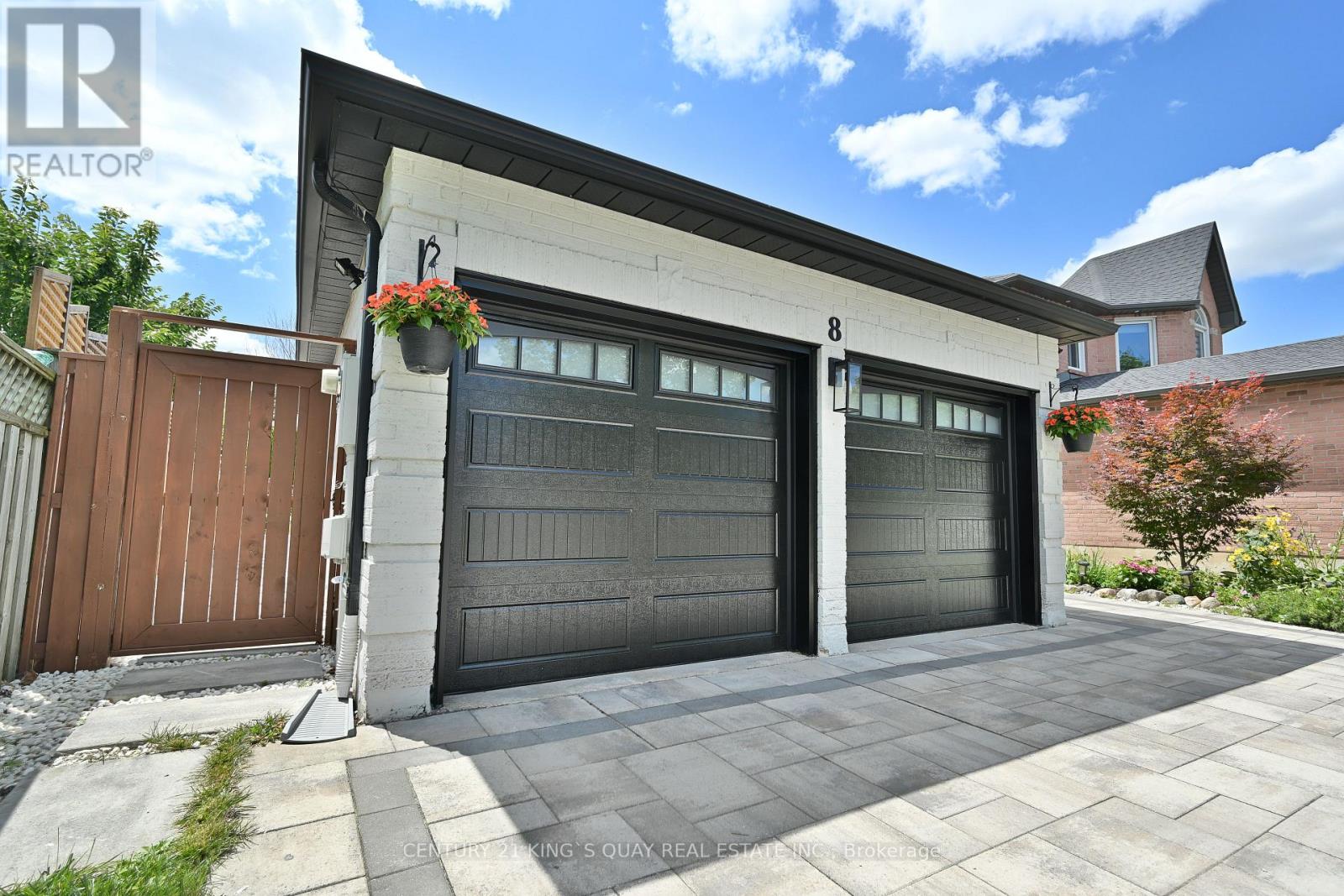8 MAJOR ELLIOT COURT