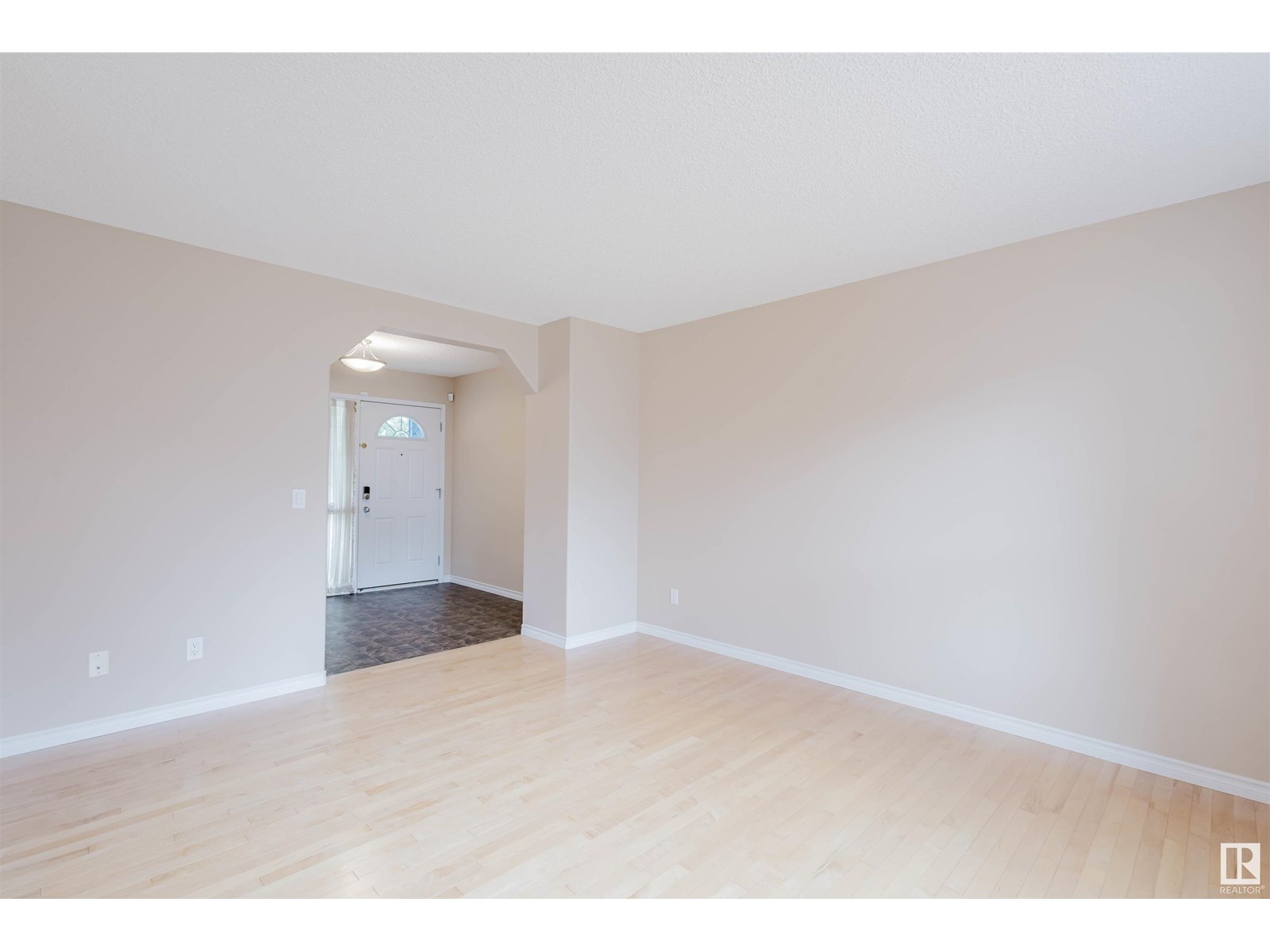 20132 46 AV NW