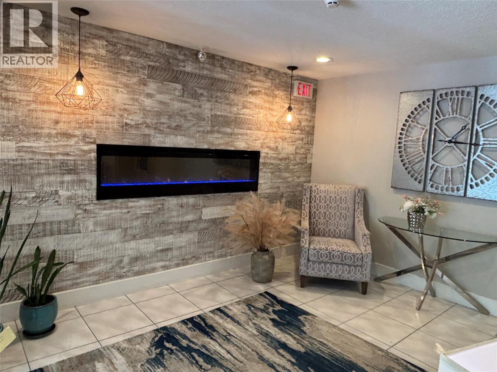 3221 Centennial Drive Unit# 401