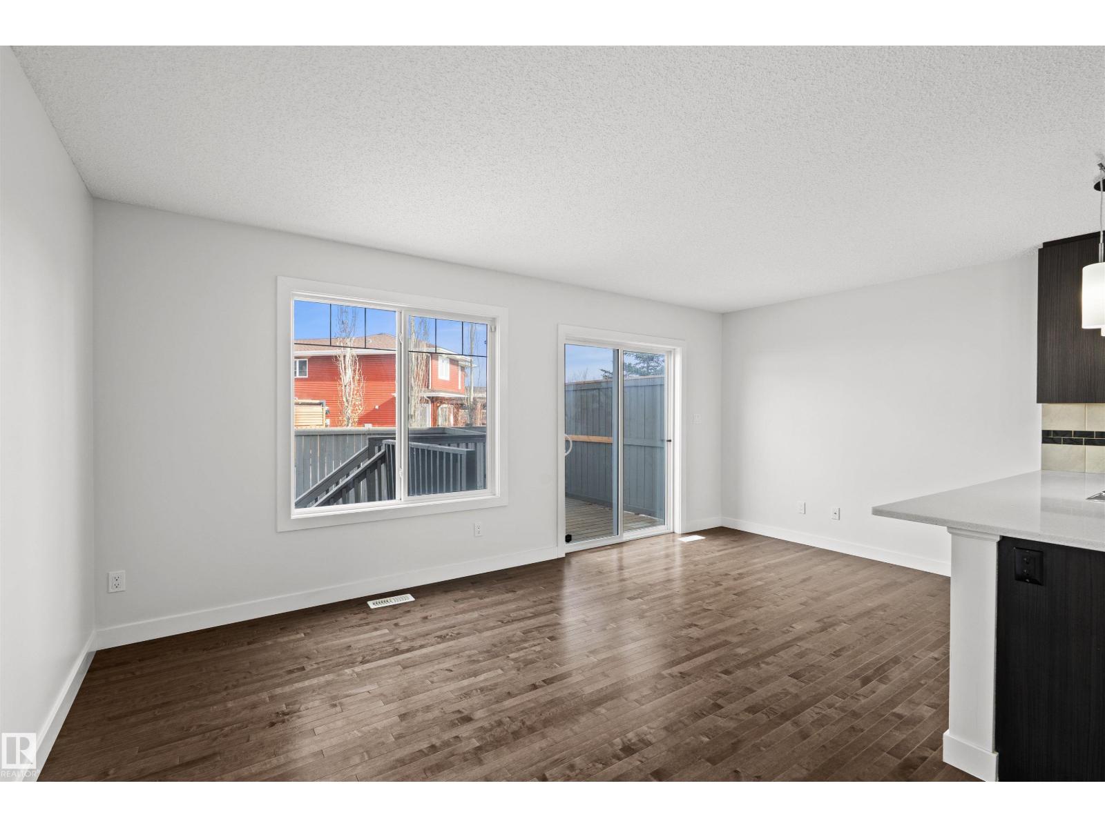 #23 2004 TRUMPETER WY NW