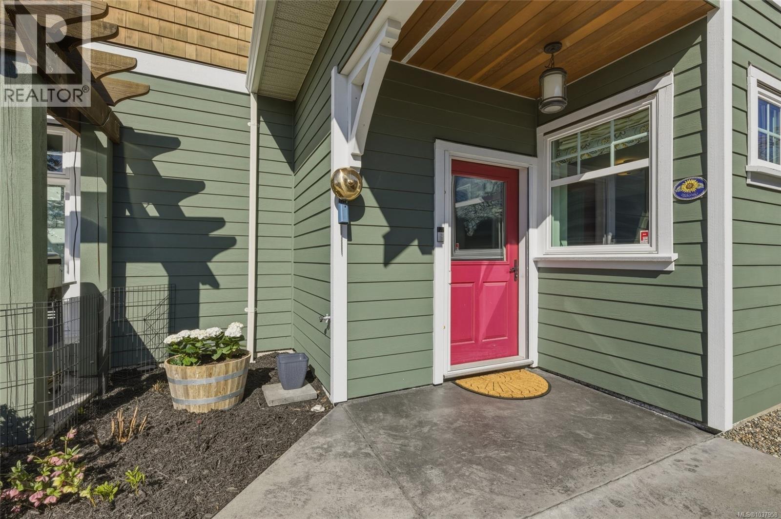 10117 West Saanich Rd