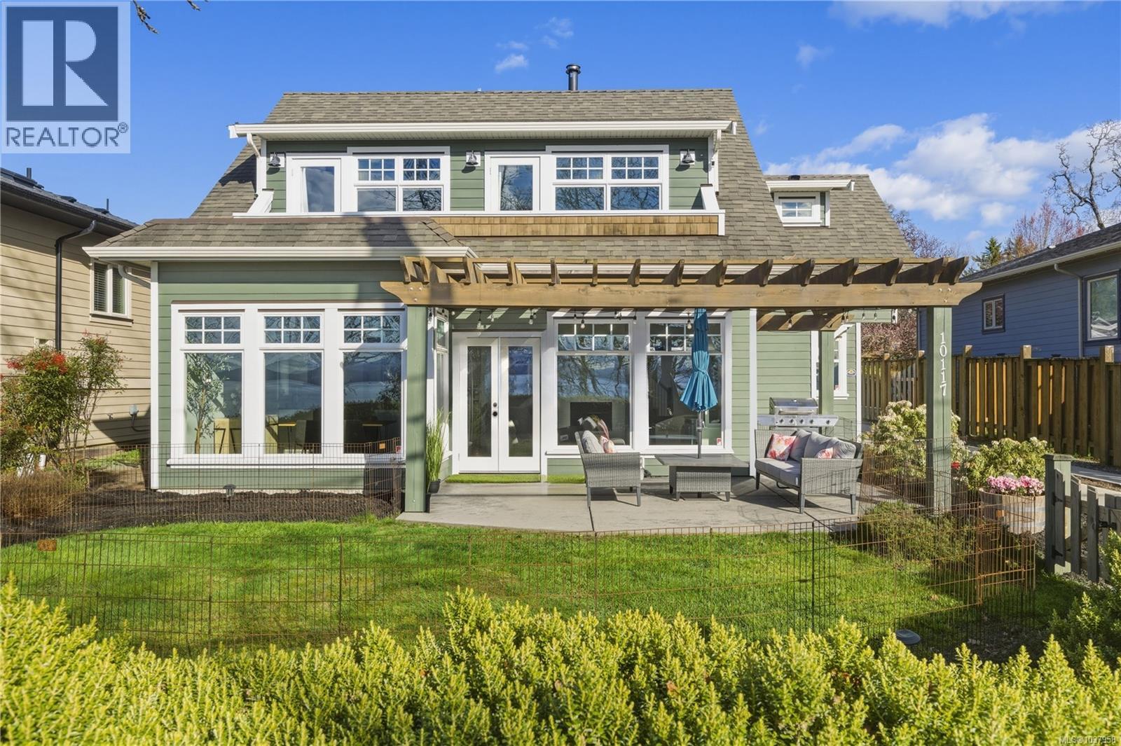 10117 West Saanich Rd