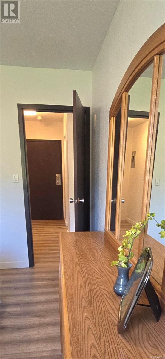 312 611 MacMillan Dr