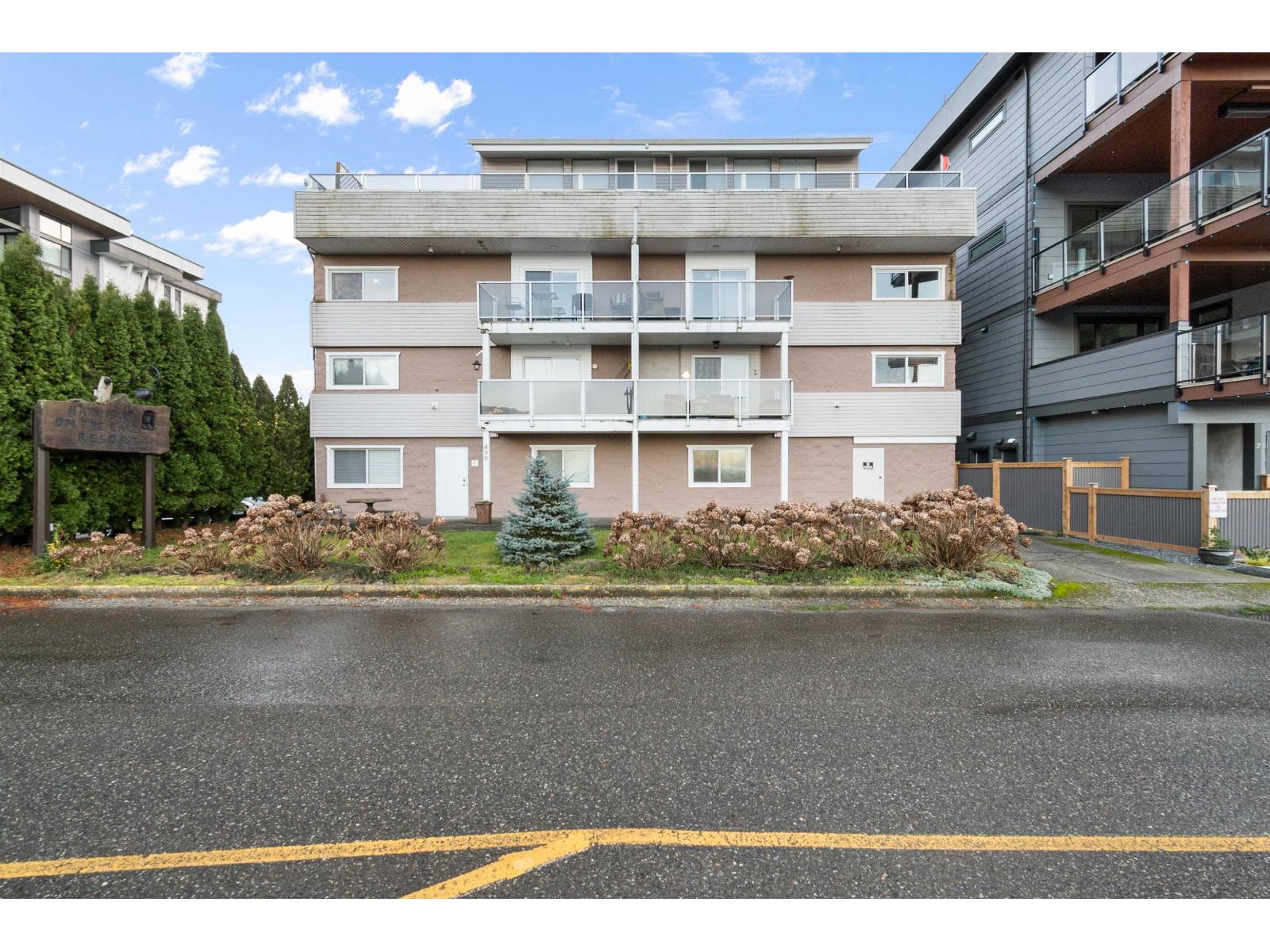 9 450 ESPLANADE AVENUE|Harrison Hot Springs