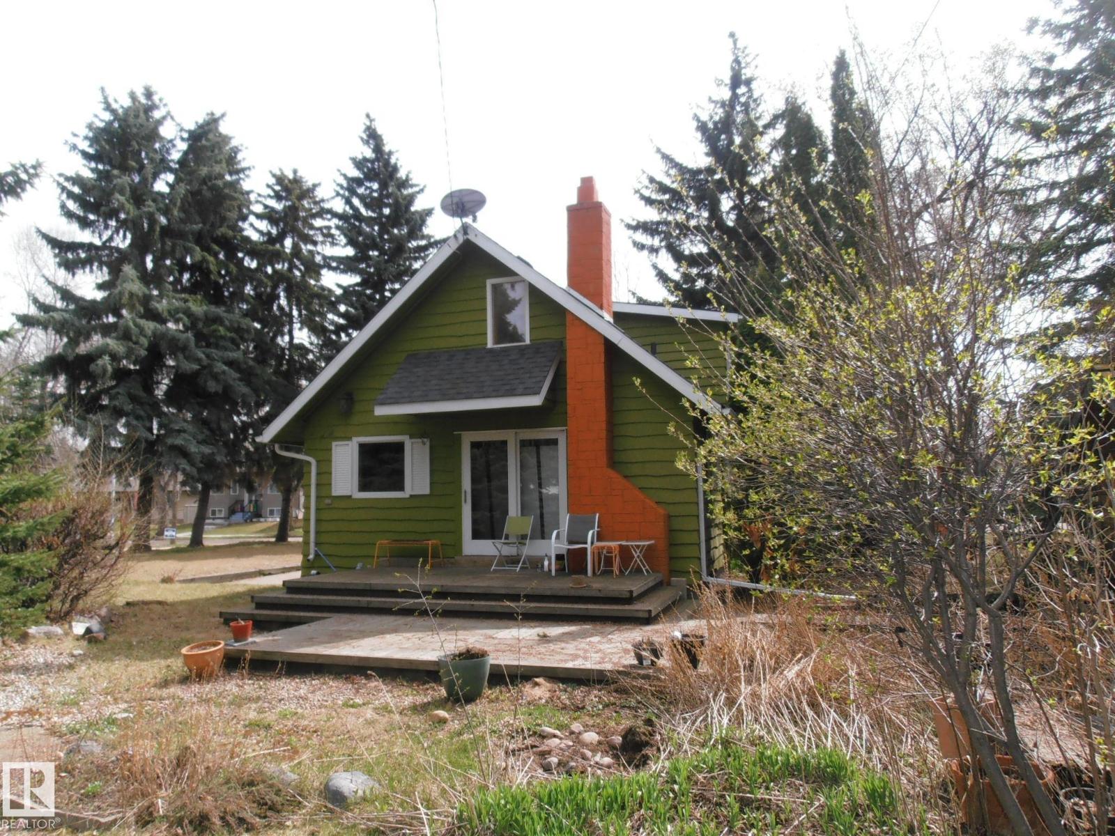 3830 112 AV NW