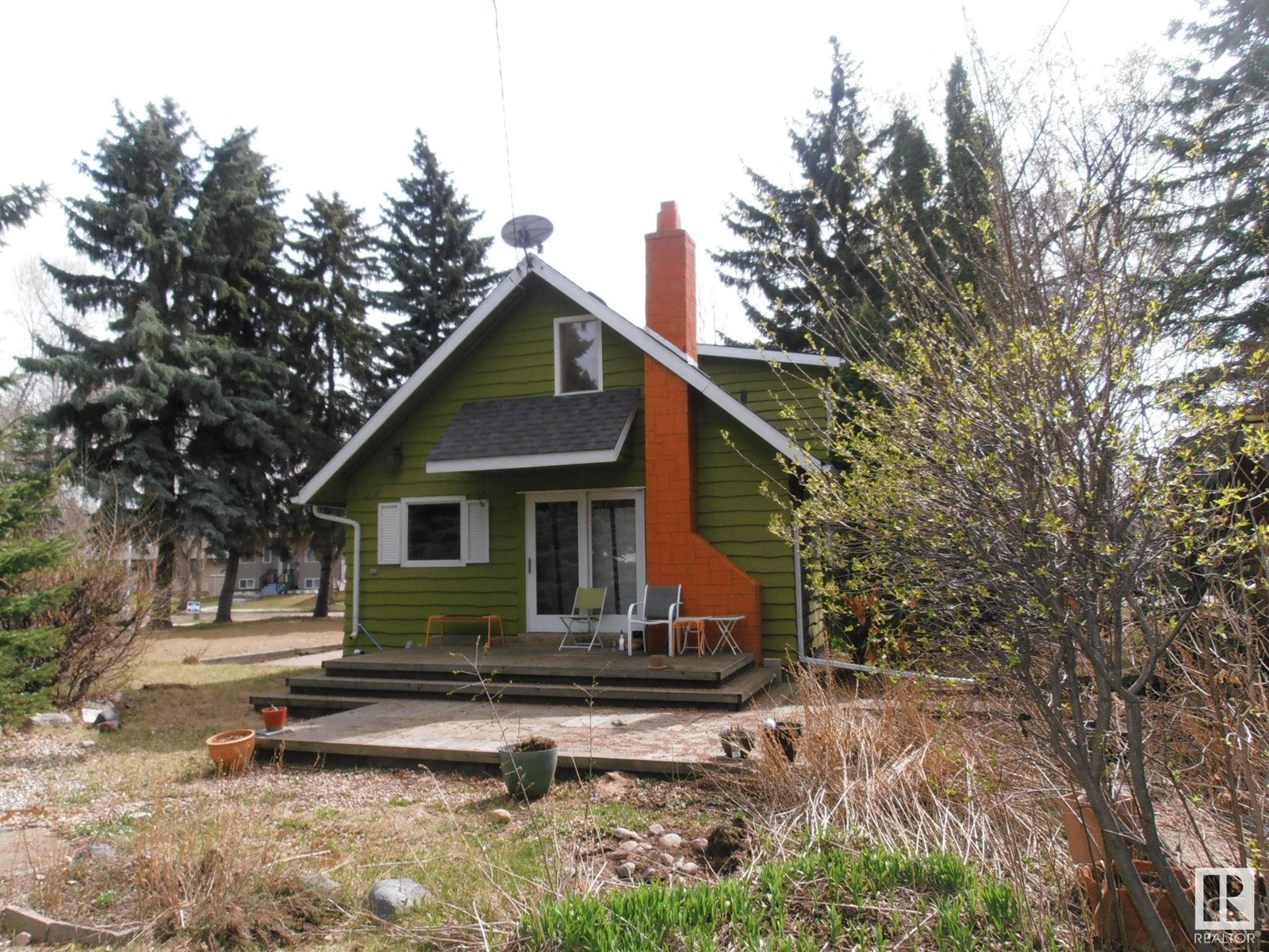 3830 112 AV NW