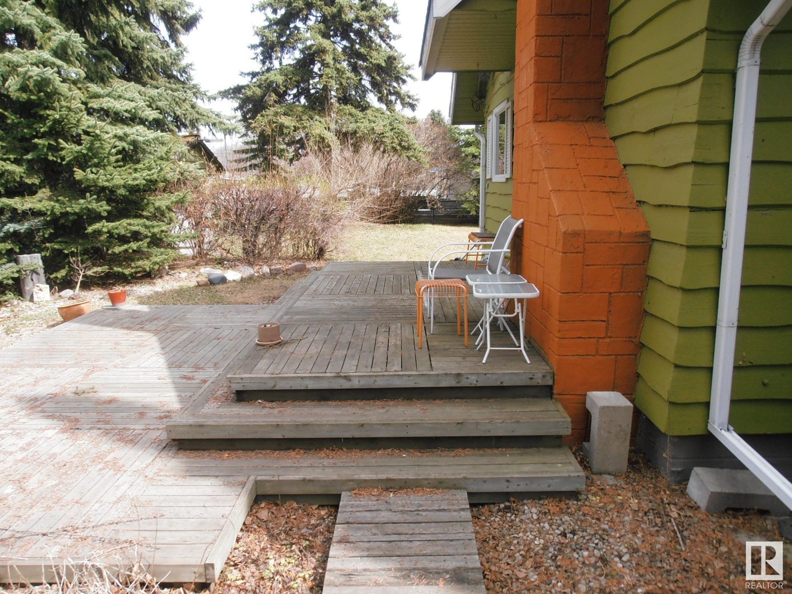 3830 112 AV NW