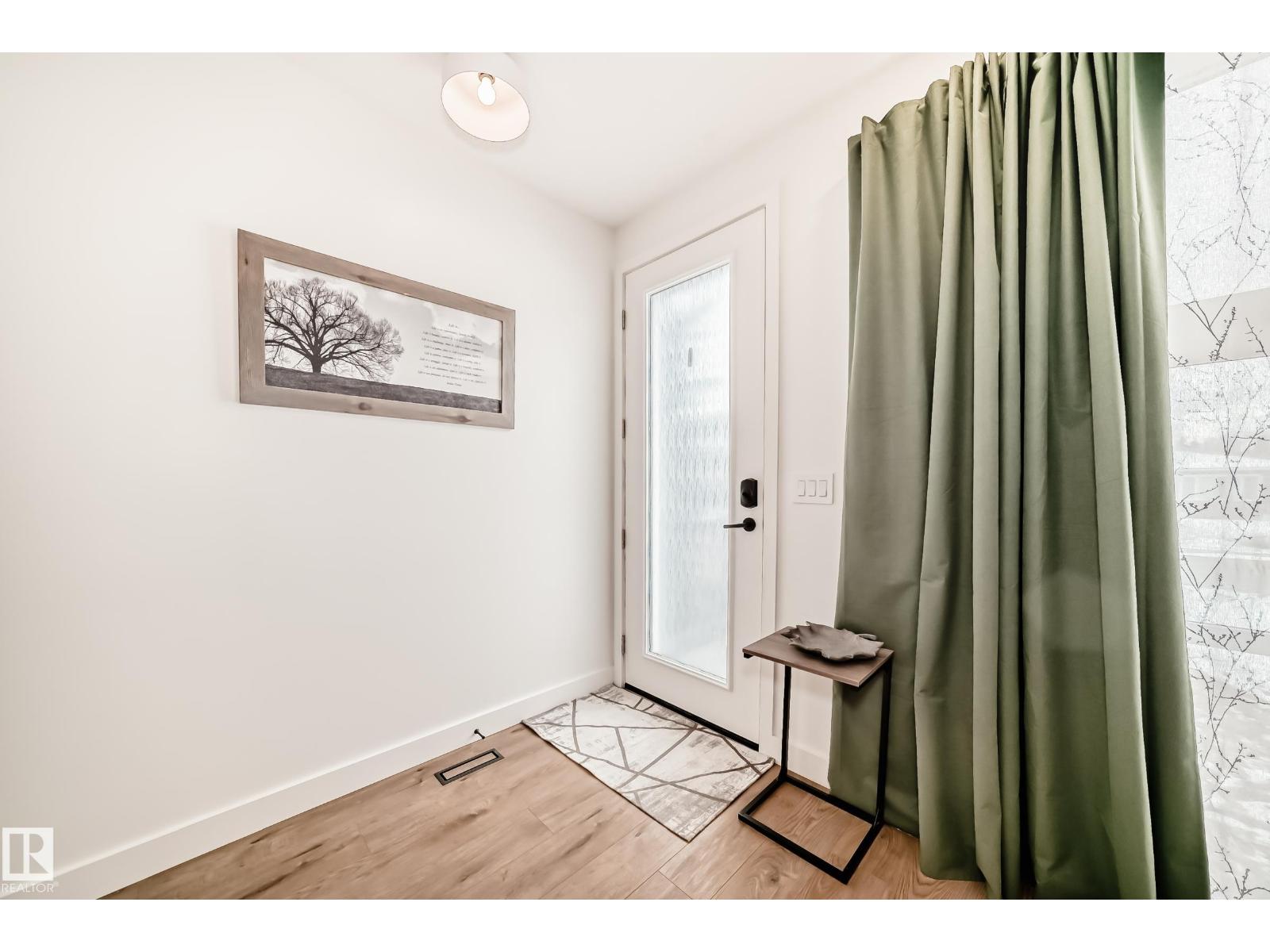 10936 117 ST NW