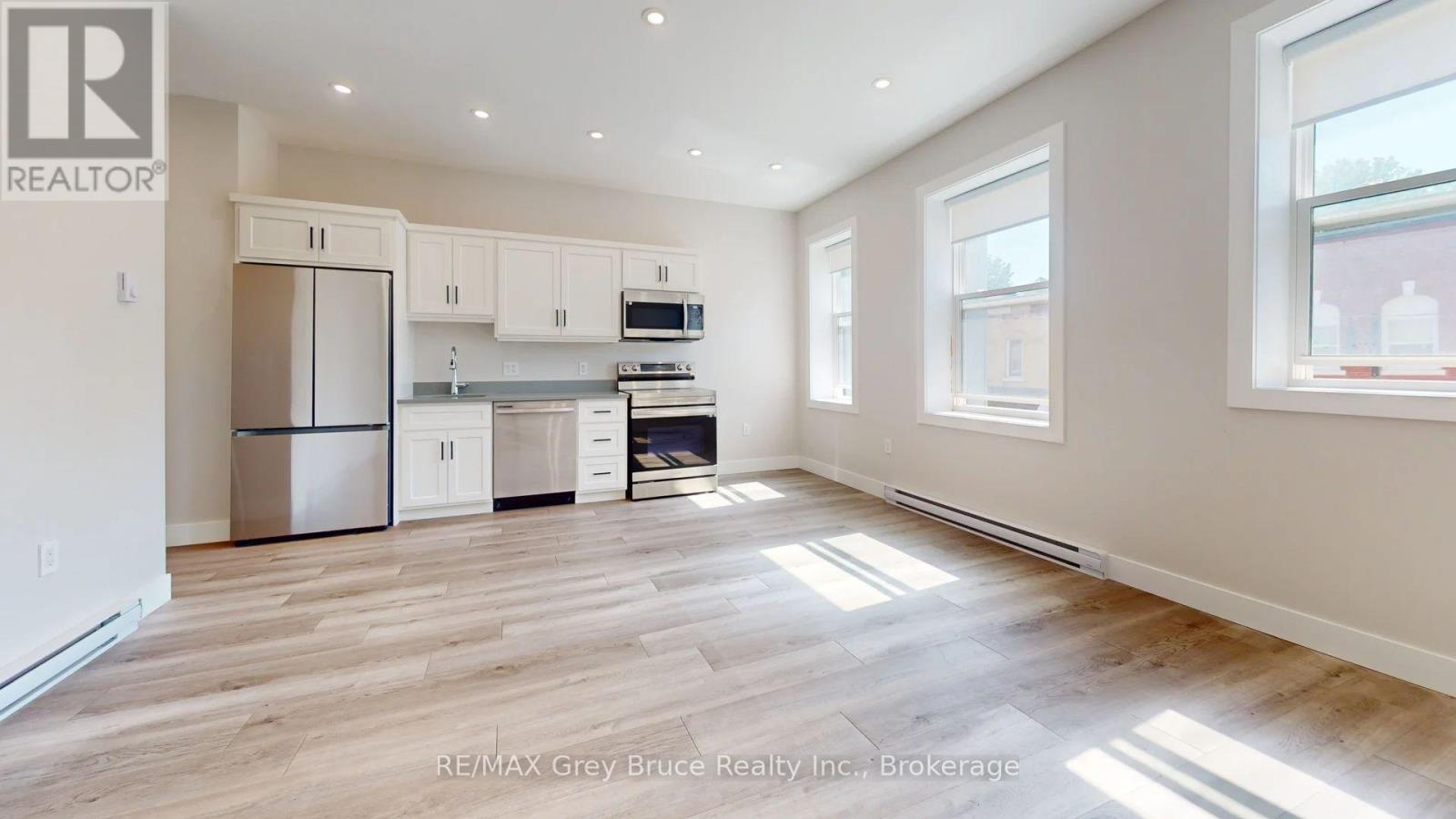 UNIT 7 - 39 1ST AVENUE S