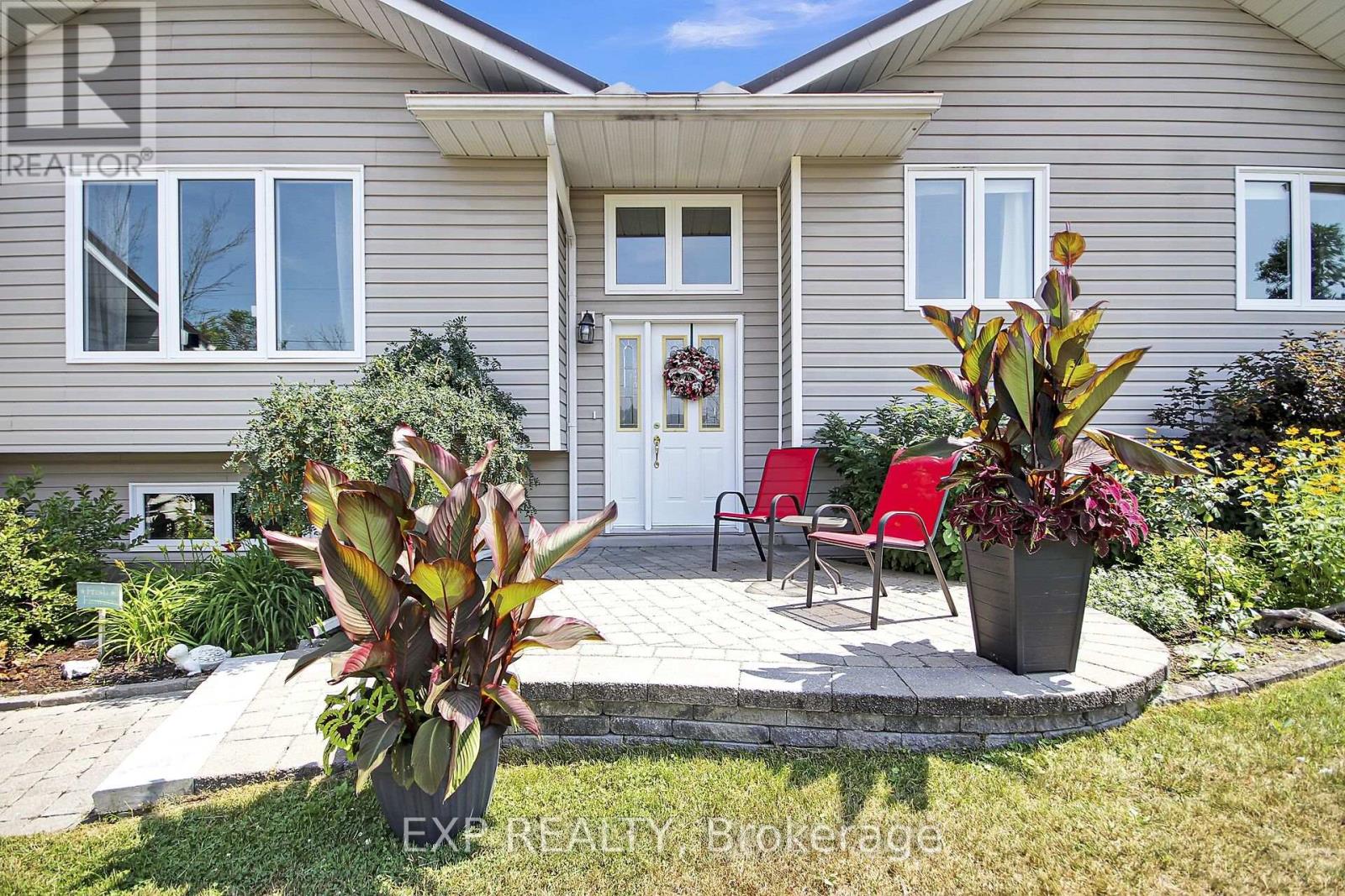 372 STONEHOME CRESCENT