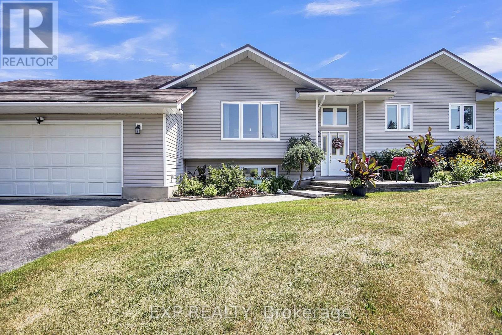372 STONEHOME CRESCENT