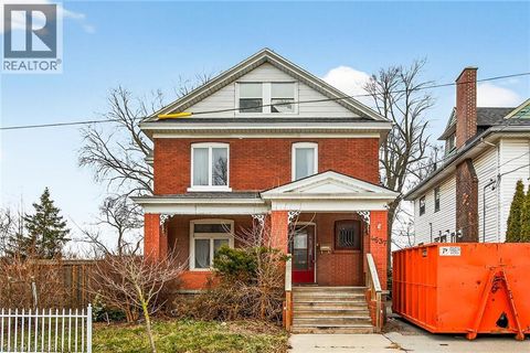 4637 ELLIS Street Niagara Falls ON L2E1H8