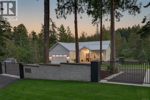 471 Green Mountain Rd Saanich BC V9E2B4