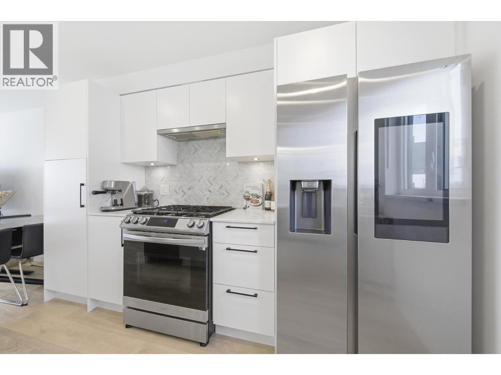 356 555 E 2ND STREET