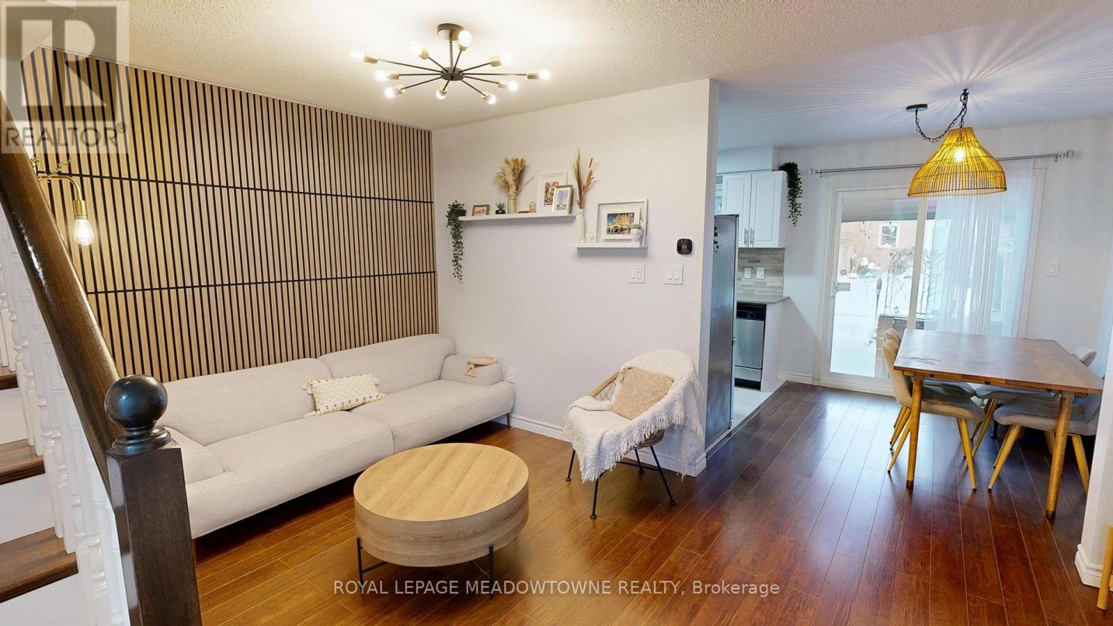 2 - 1591 SOUTH PARADE COURT