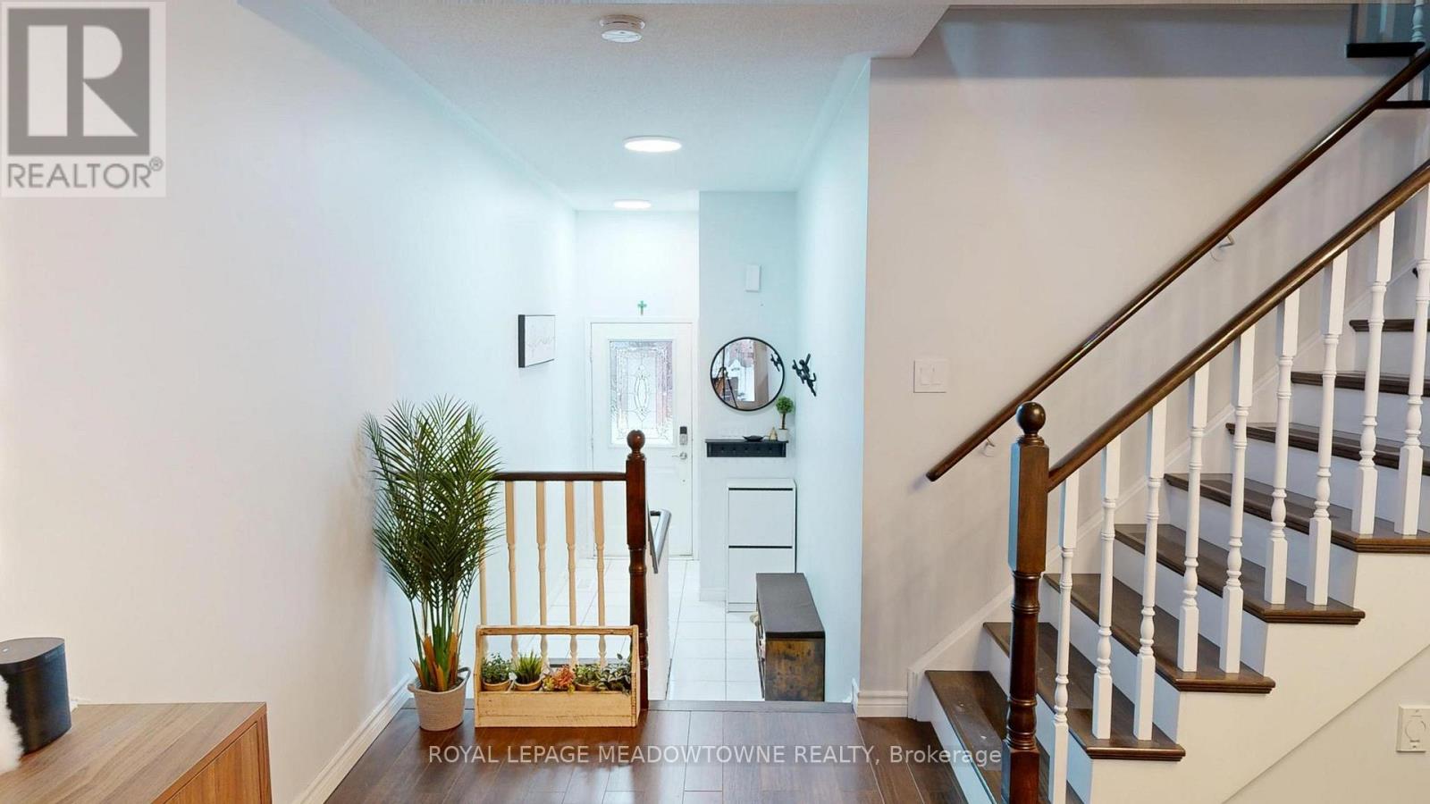 2 - 1591 SOUTH PARADE COURT