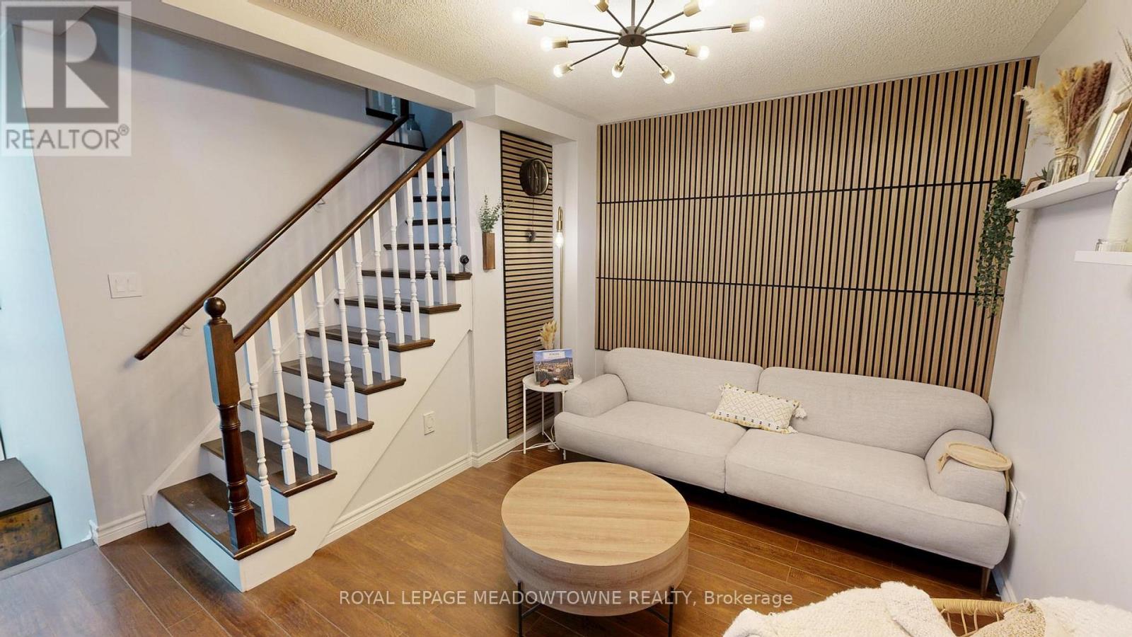 2 - 1591 SOUTH PARADE COURT