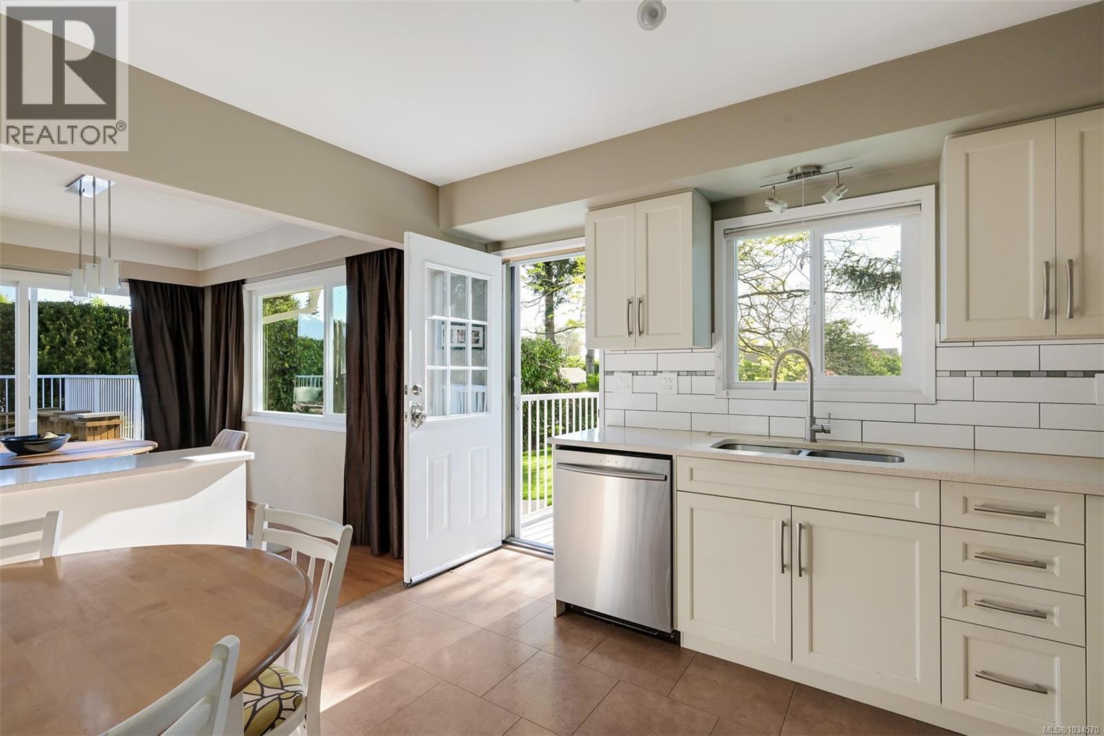 6635 Buena Vista Rd