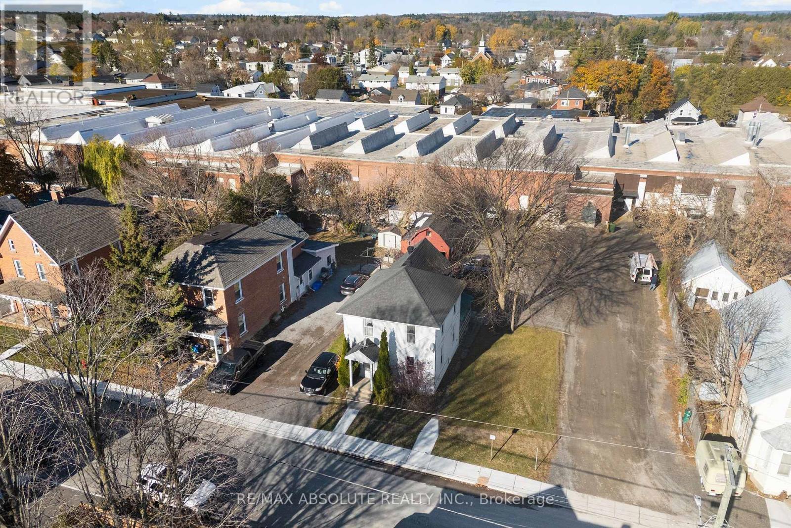 27 MACDONALD STREET S