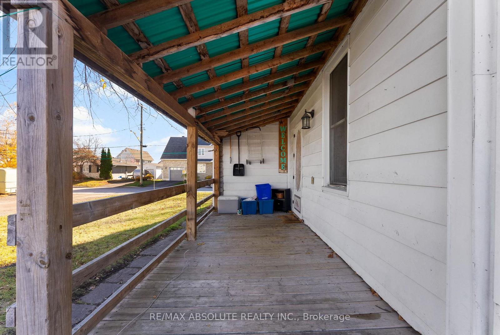 27 MACDONALD STREET S