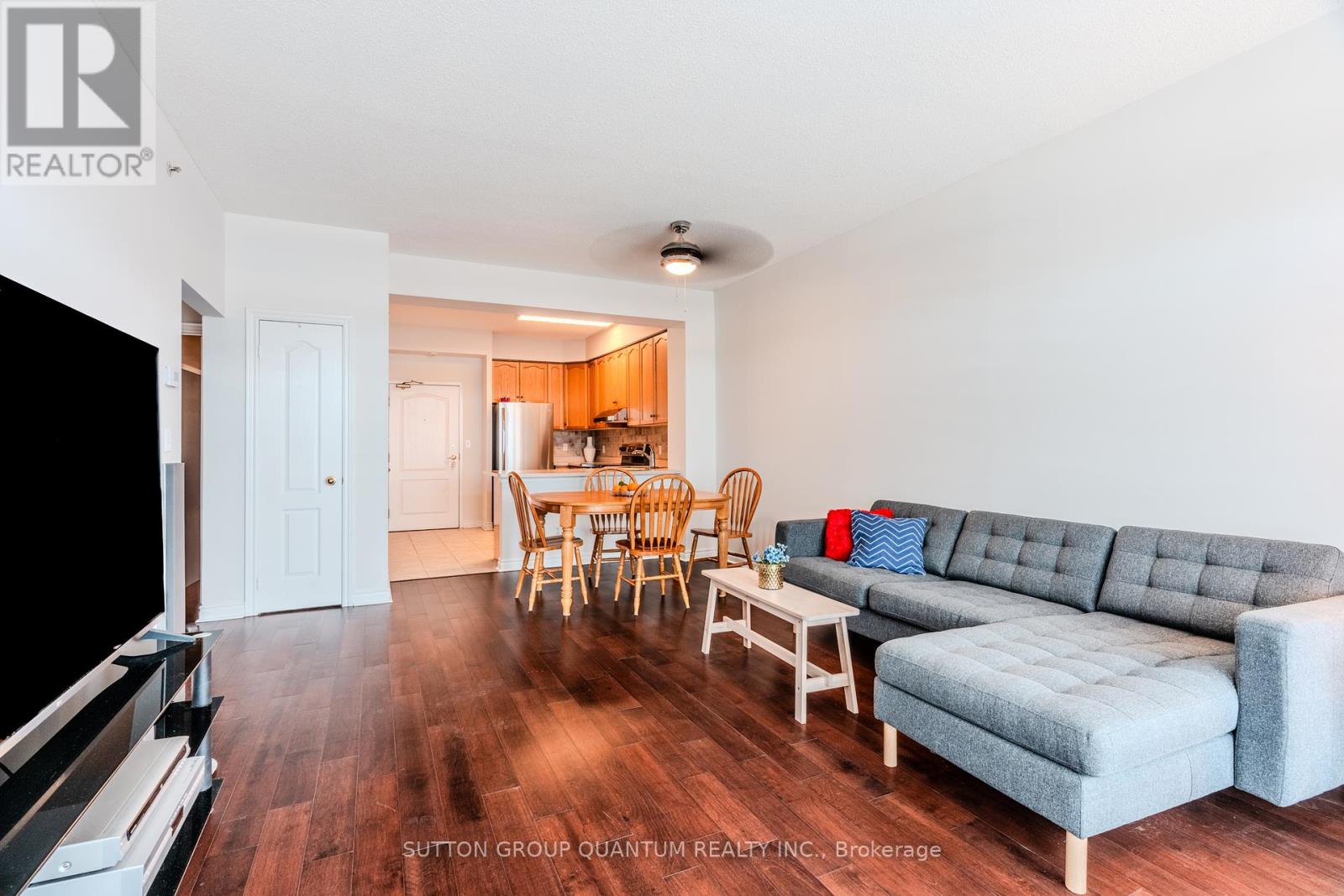 105 - 3531 LAKE SHORE BOULEVARD W