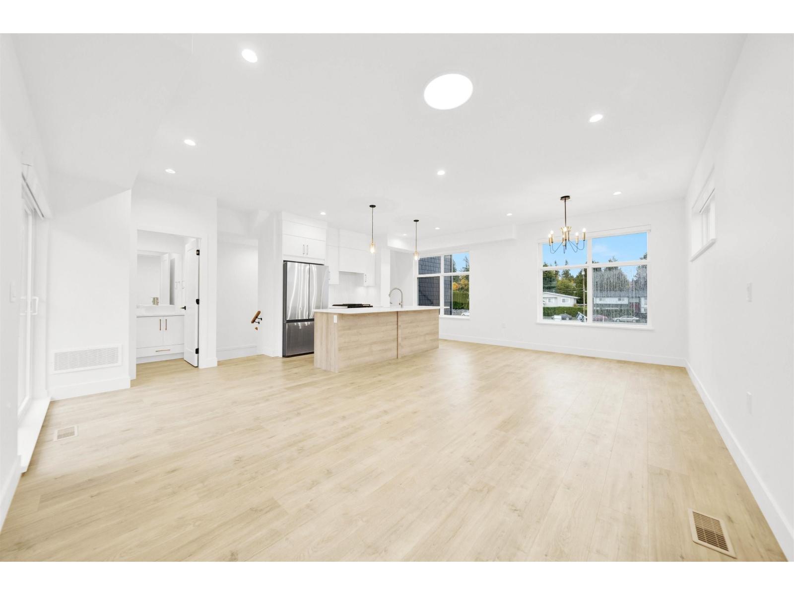 7 12770 105 AVENUE