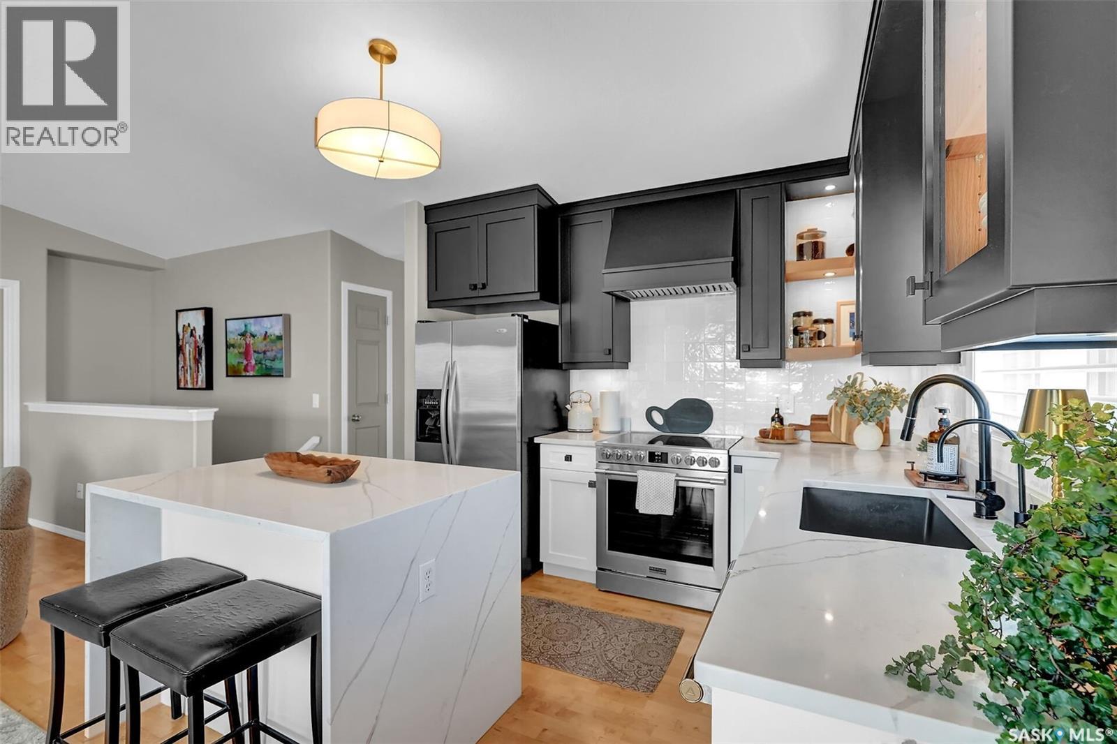 4 2751 Windsor Park ROAD