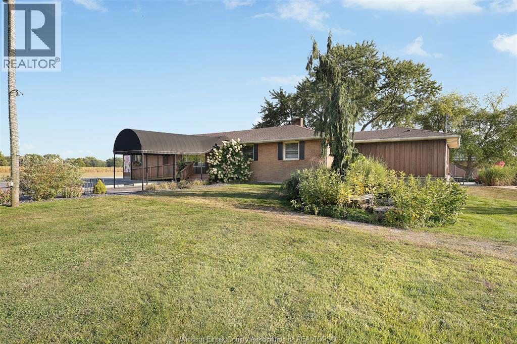 585 SEACLIFF DRIVE