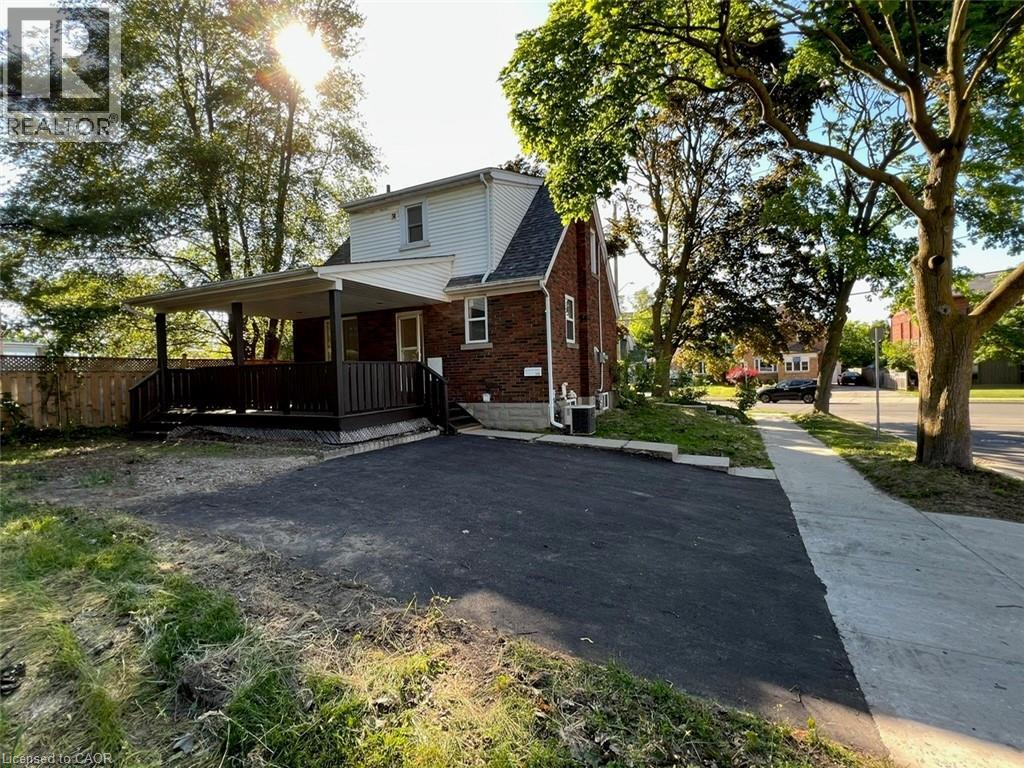115 HIGHLAND Road W