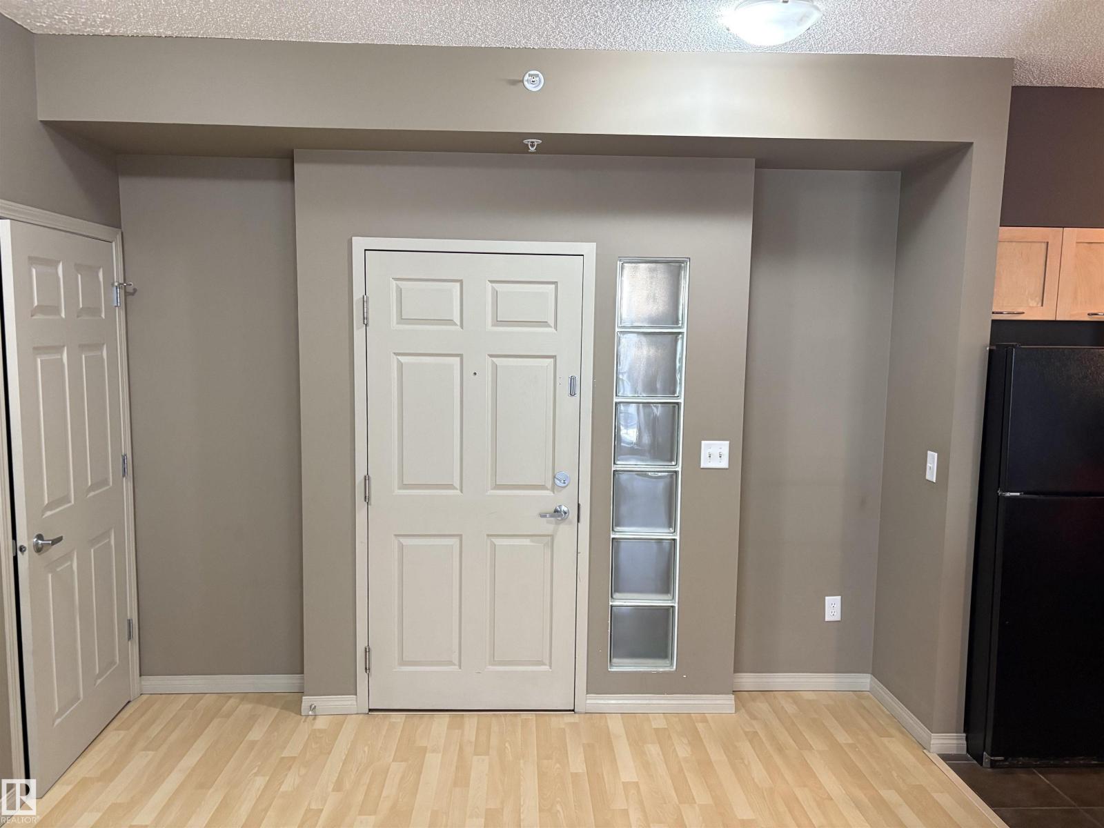 #2-312 4245 139 AV NW