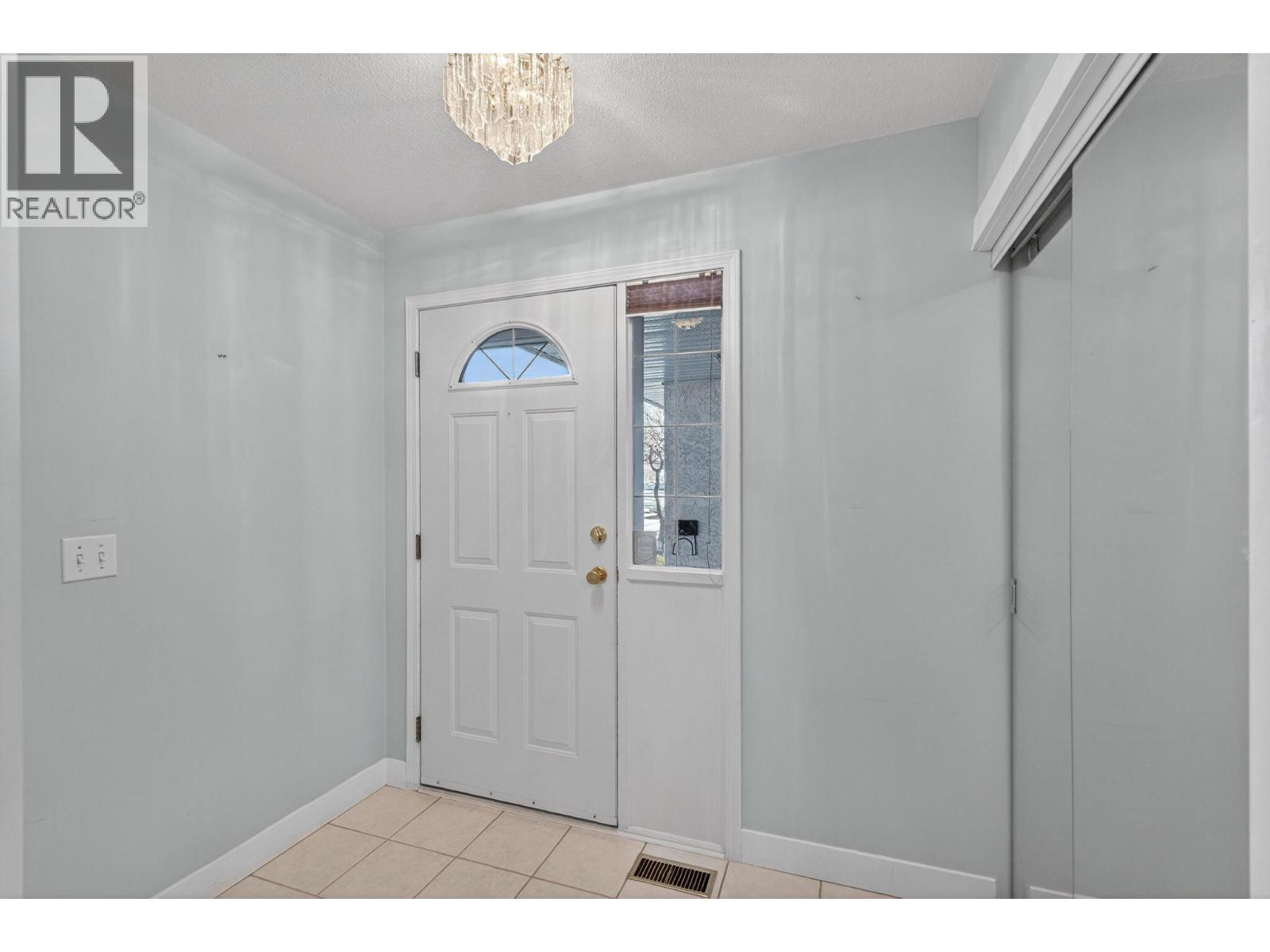 1800 Parkview Crescent Unit# 13 Lot# SL13