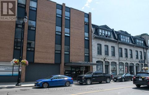 205 - 275 ONTARIO STREET Kingston (East of Sir John A. Blvd) ON K7K2X5