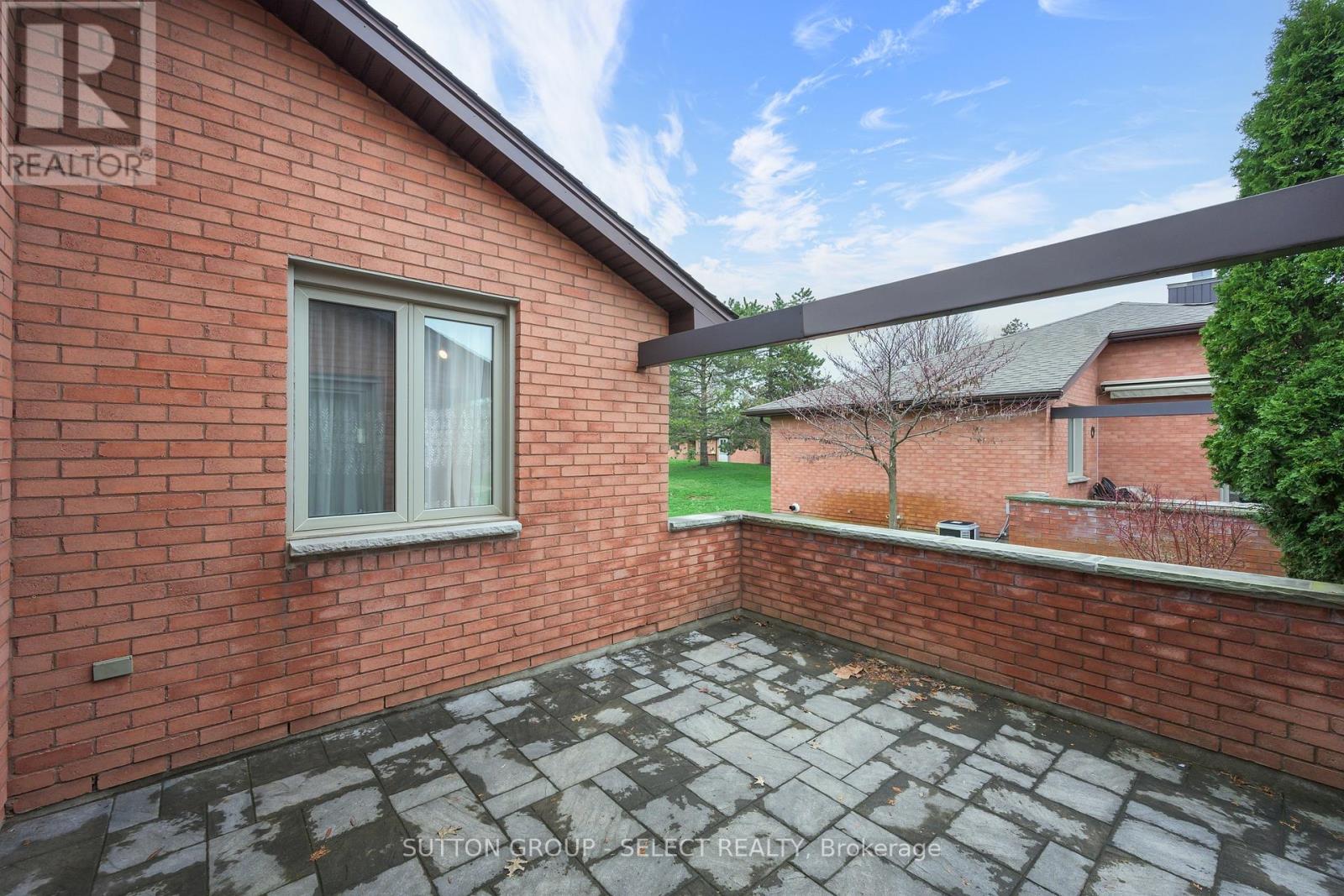24 - 55 FIDDLERS GREEN ROAD