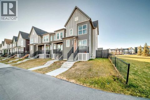 9053 46 Street NE Calgary AB T3J0Y9