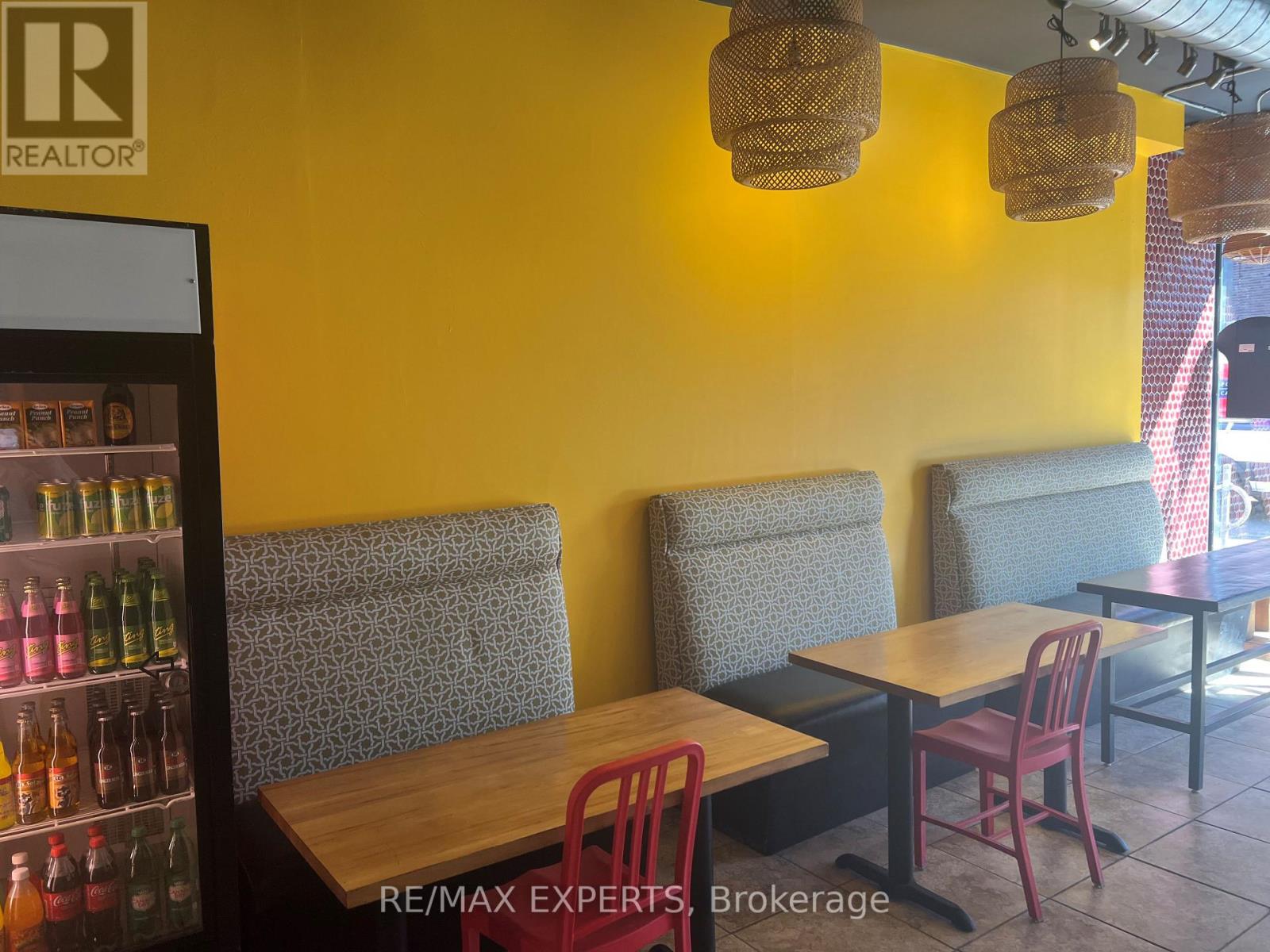 1030 BLOOR STREET W