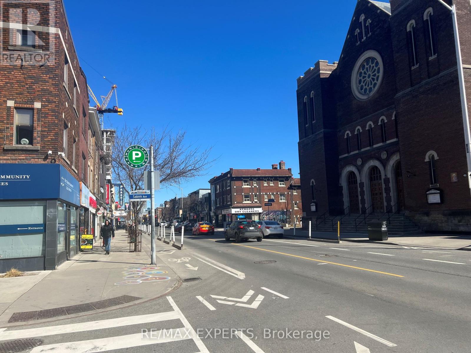 1030 BLOOR STREET W