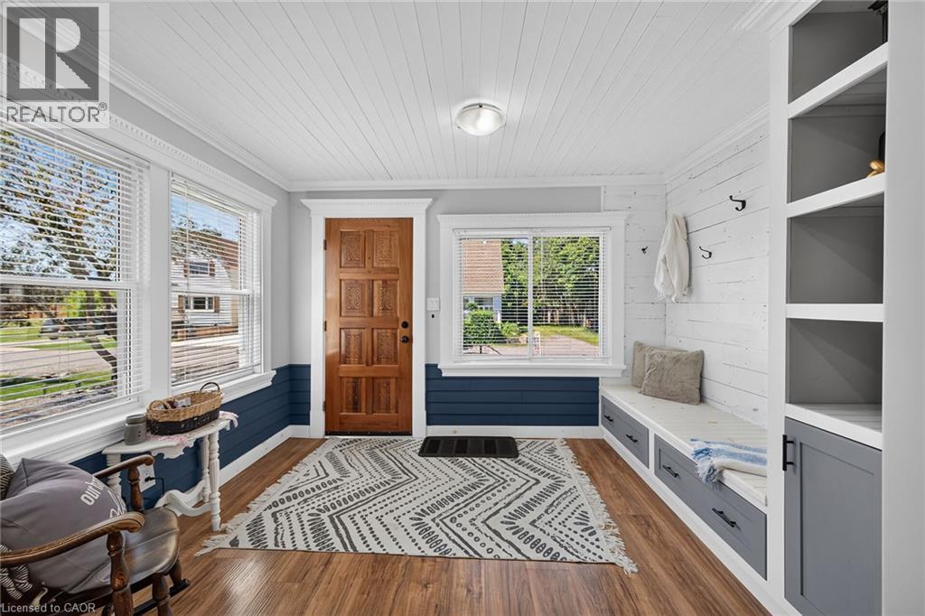109 HODGKINS Avenue