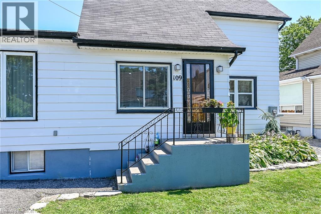 109 HODGKINS Avenue