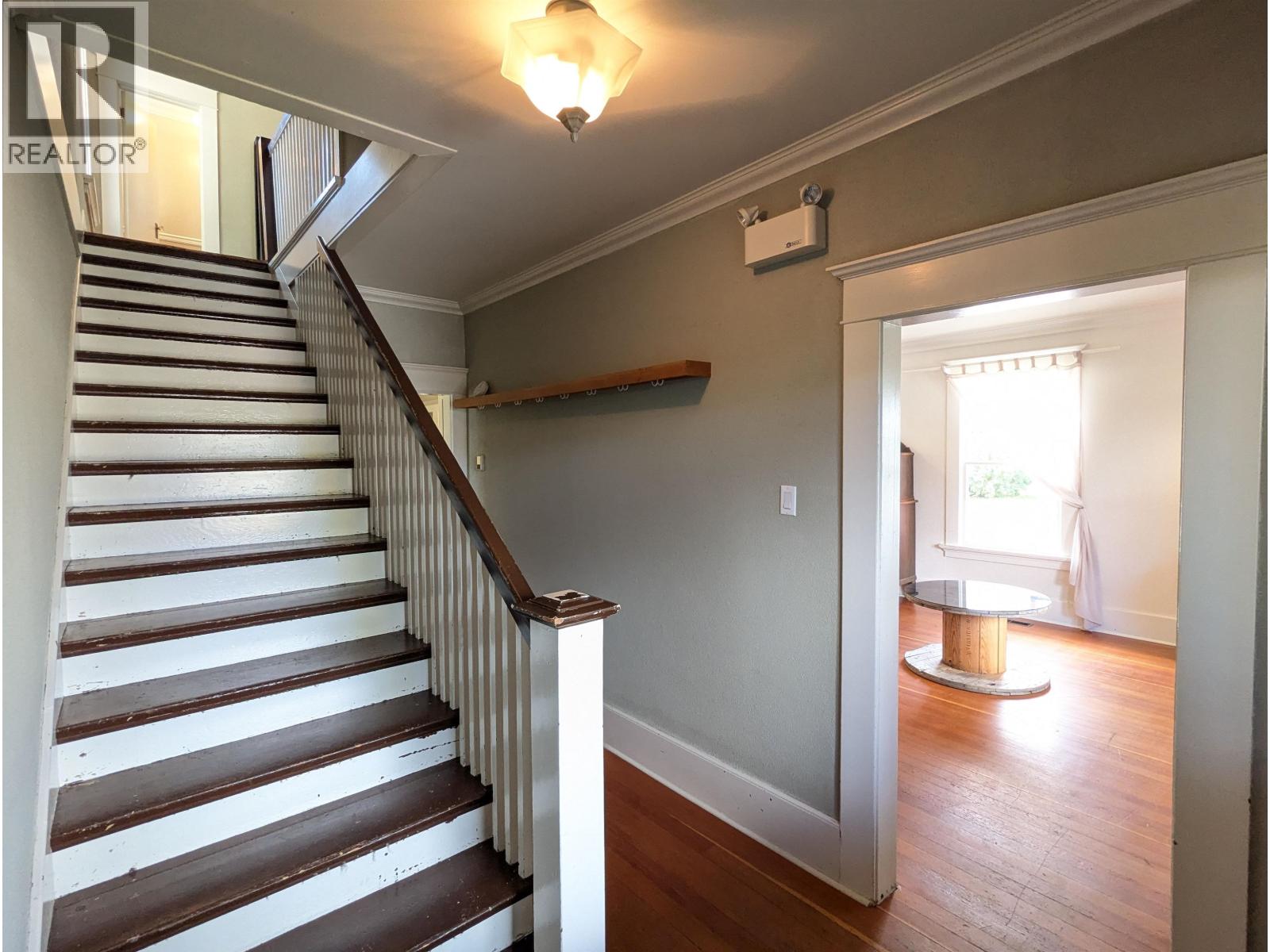 3891 BROADWAY AVENUE